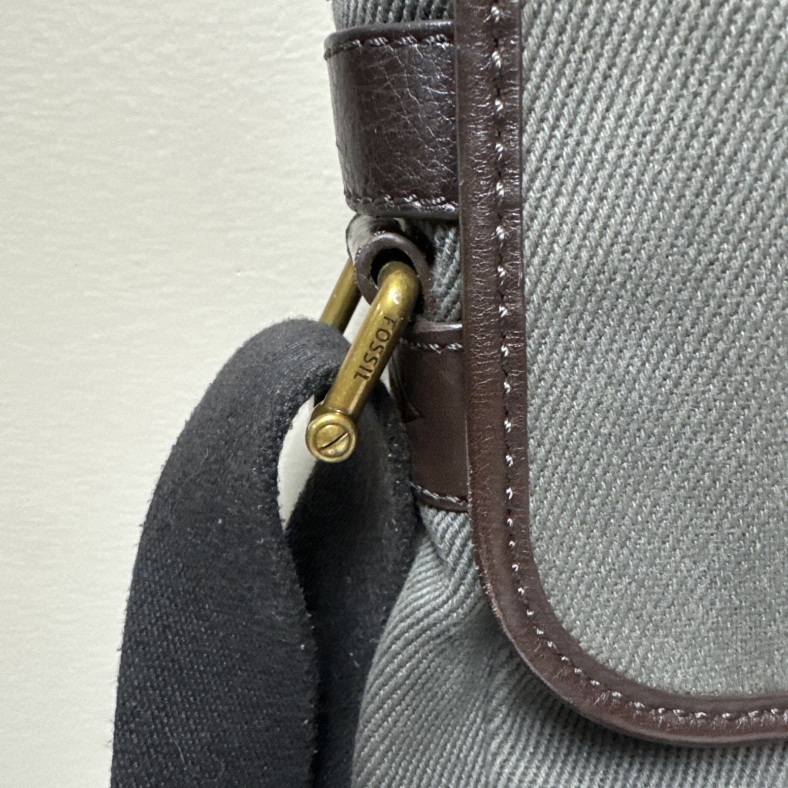 Vintage Fossil Gray Canvas Messenger Laptop Commuter Bag Leather