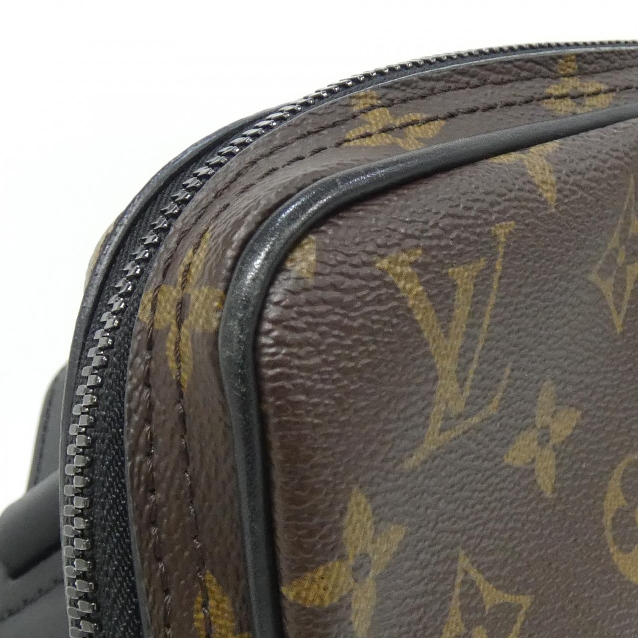 Authentic Louis Vuitton Monogram Solar Powered Ray Utility Side Bag M44477 S…