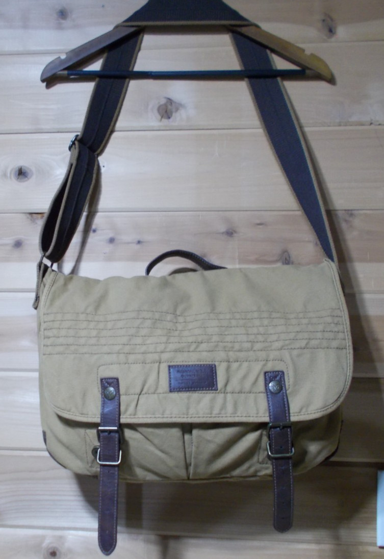 American Eagle Outfitters Finest Quality Khaki Canvas Messenger Bag NWOT