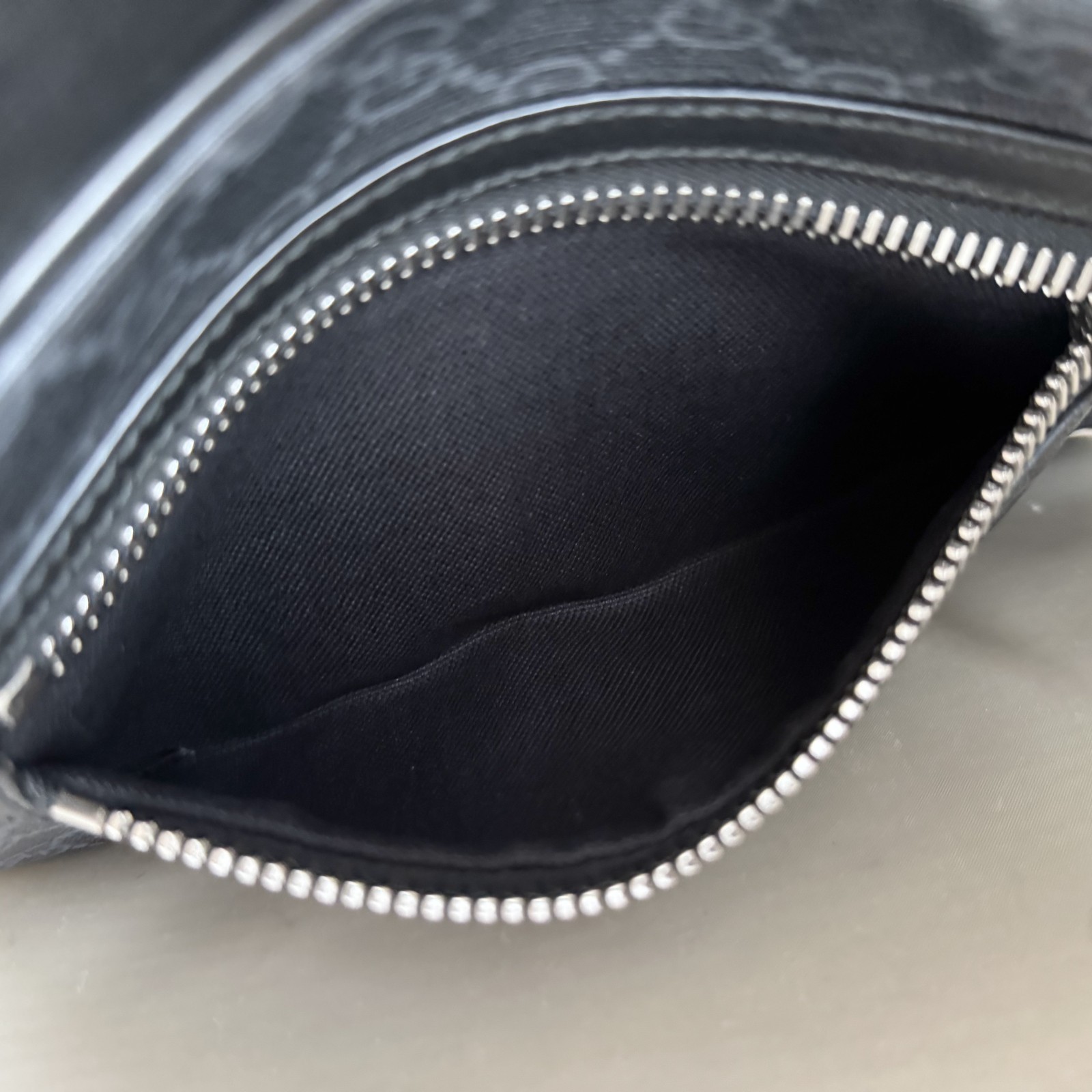 GUCCI GG Supreme 478325 Soft Sling Bag Crossbody Black Canvas Leather Italy