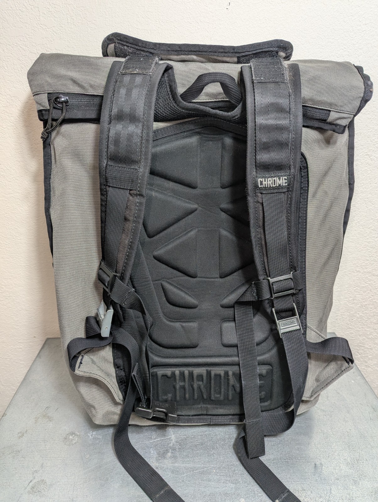 Chrome Industries Orlov Rolltop Backpack – Gray – Commuter Bag w/ Pouch