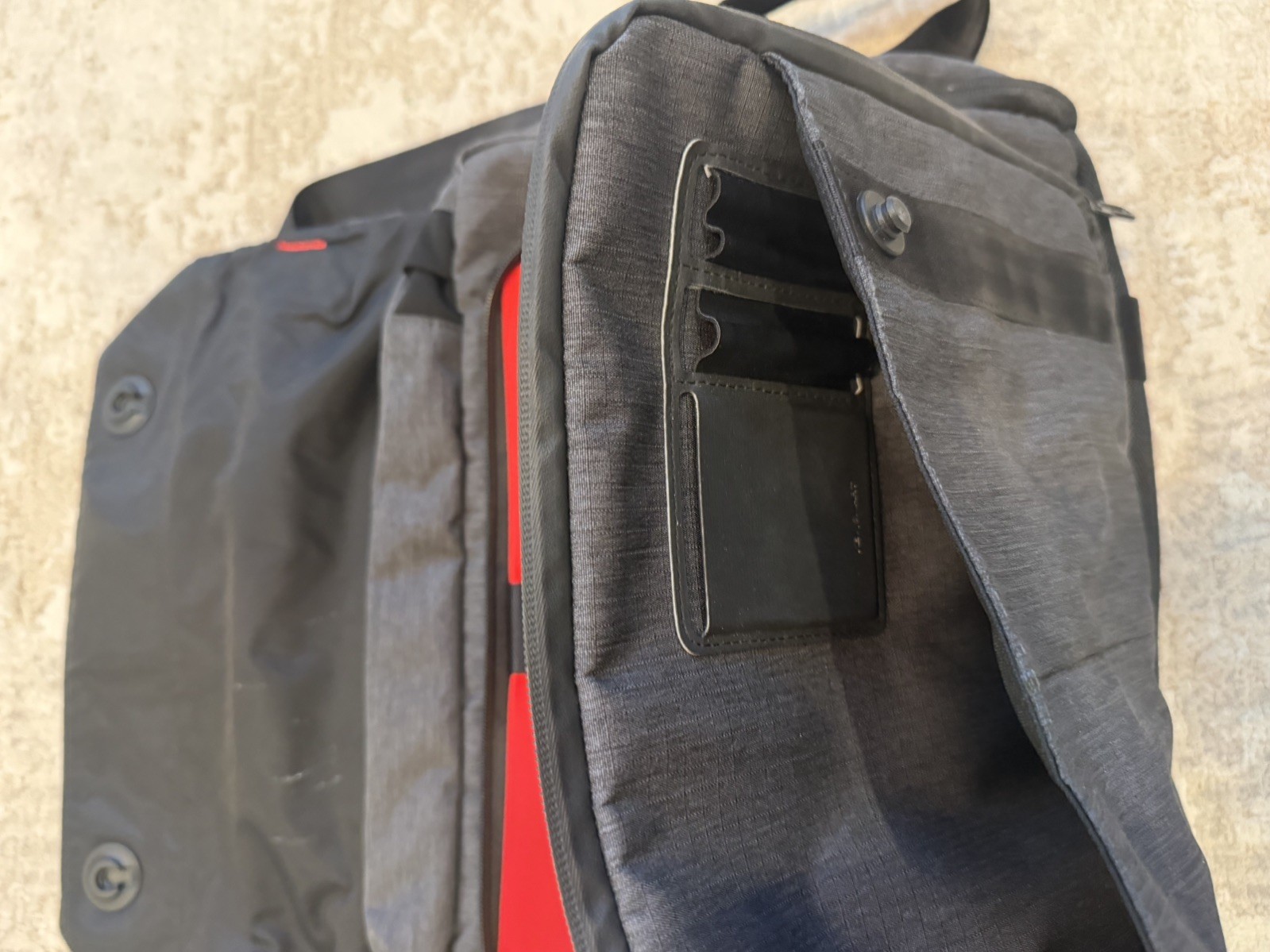 KeySmart Urban Union Hybrid Carrying Case (Messenger/Briefcase/Backpack)