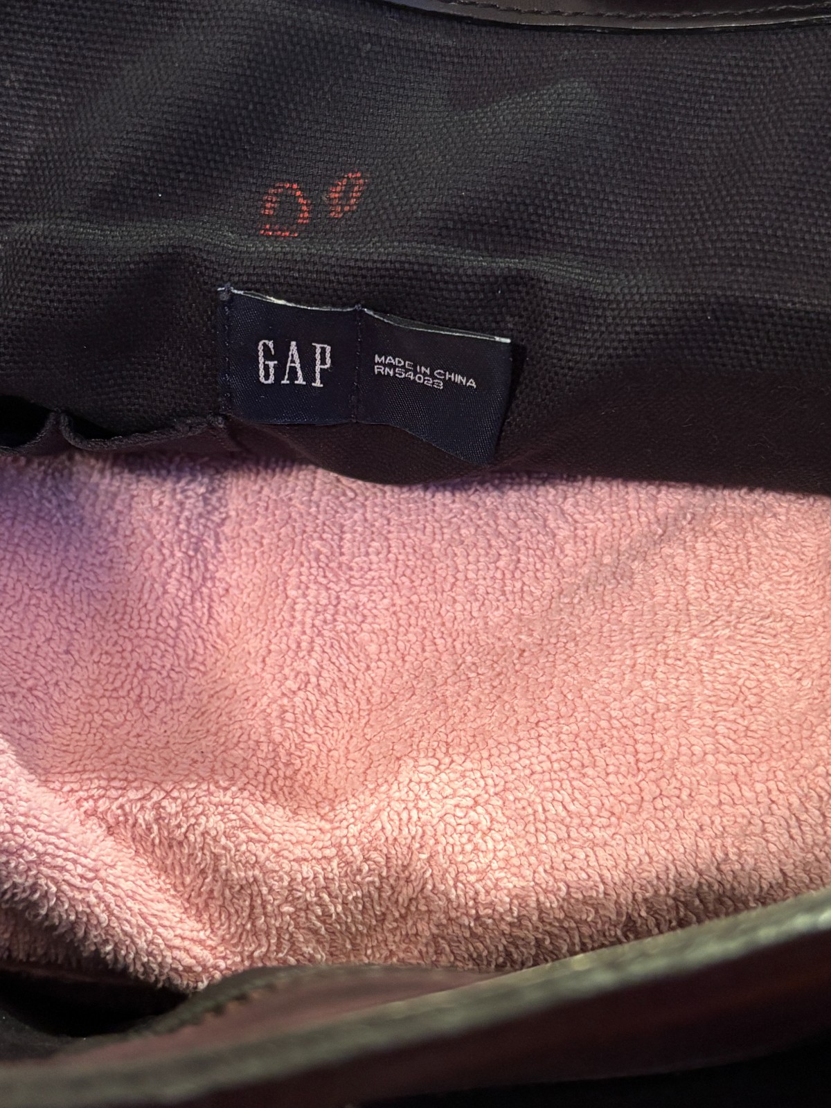 GAP Vintage Black Glossy Cow Leather Messenger Bag Crossbody Strap 15″X 12″x4.5″