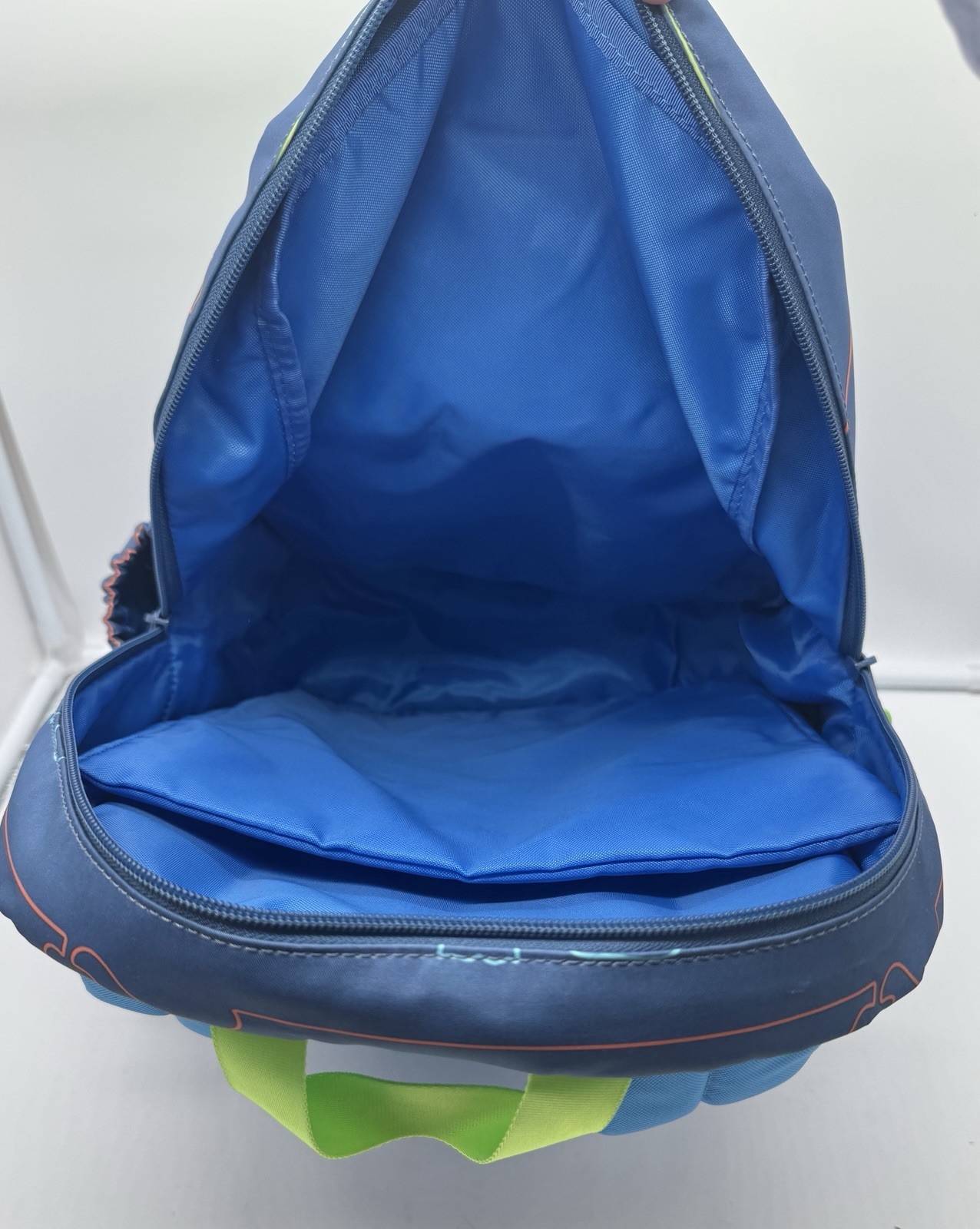 Vineyard Vines Backpack Blue Multicolor Whale Logo Padded Laptop School Book Bag