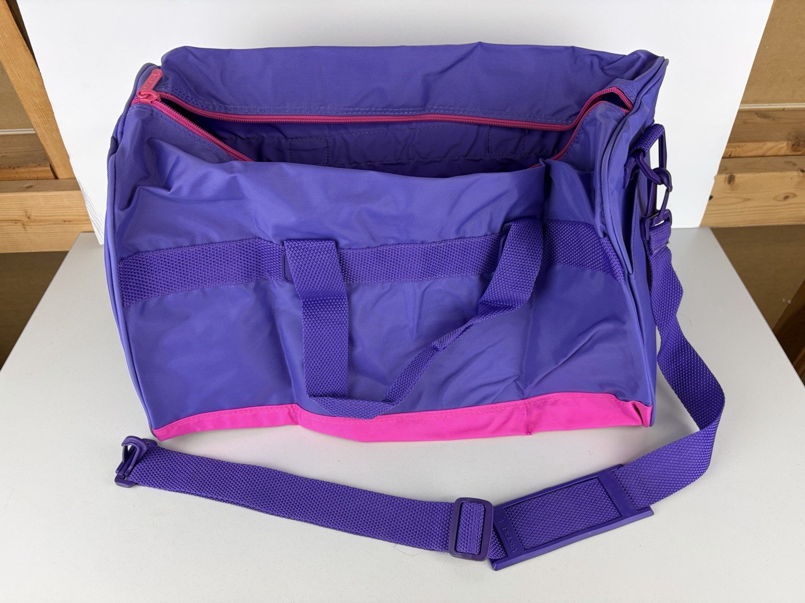 Vintage Delsey Paris Nylon OK! 20” Duffle Bag Purple Violet / Pink – Pls READ