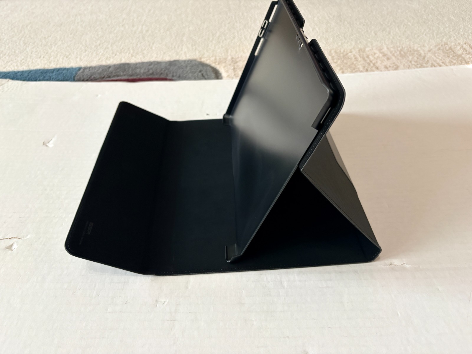 ESR Protective case for Surface pro 3 Open Box