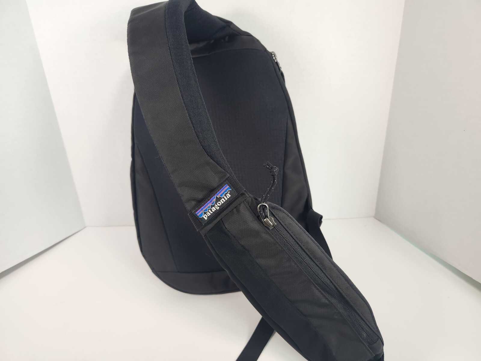 Patagonia Atom Sling 8L, Black, One Size Crossbody Bag 2022 #48262FA22