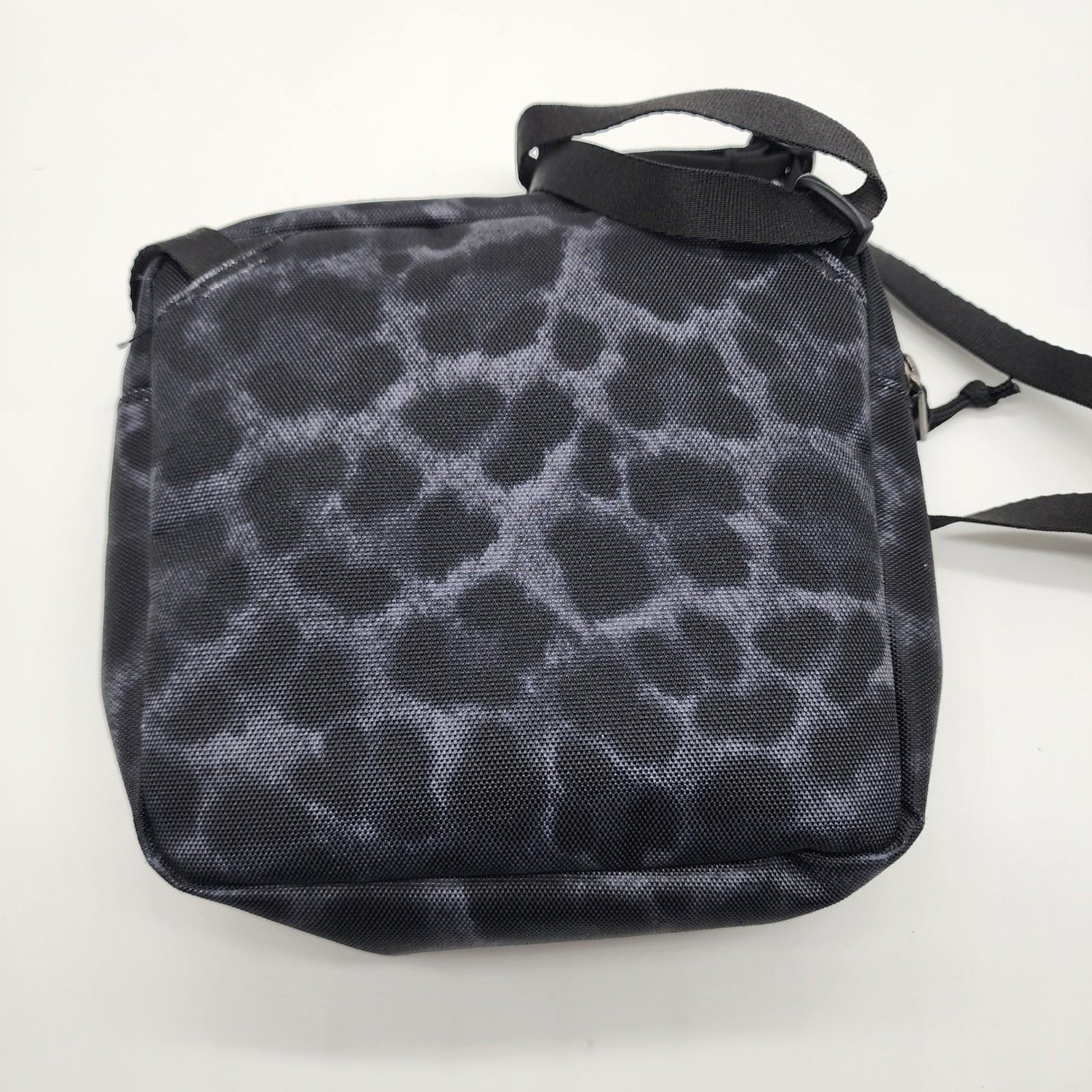 Herschel Supply Co Classic Crossbody Bag Digi Leopard Black Gray Messenger EUC