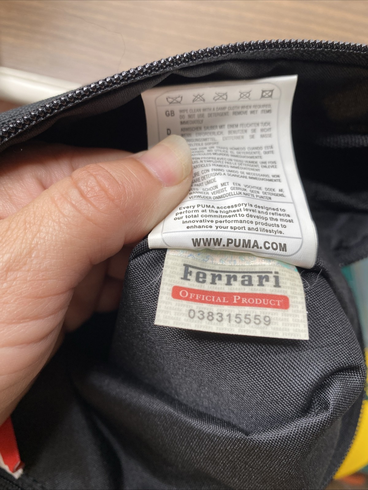 PUMA Official Ferrari Men’s Crossbody Bag Brand – Pre-Owned Black Red White