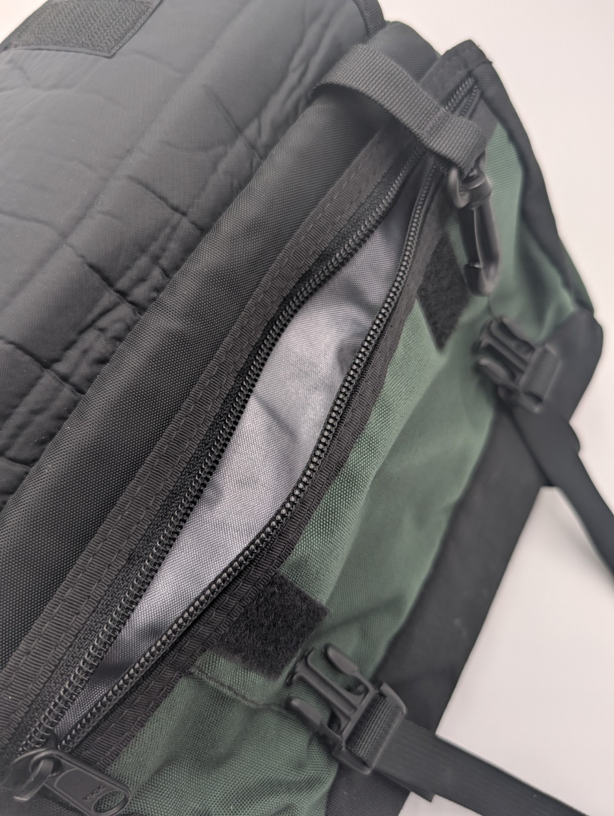 Vintage Eagle Creek Fanny Pack Waist Bag Green Black Cordura Plus Nylon Travel