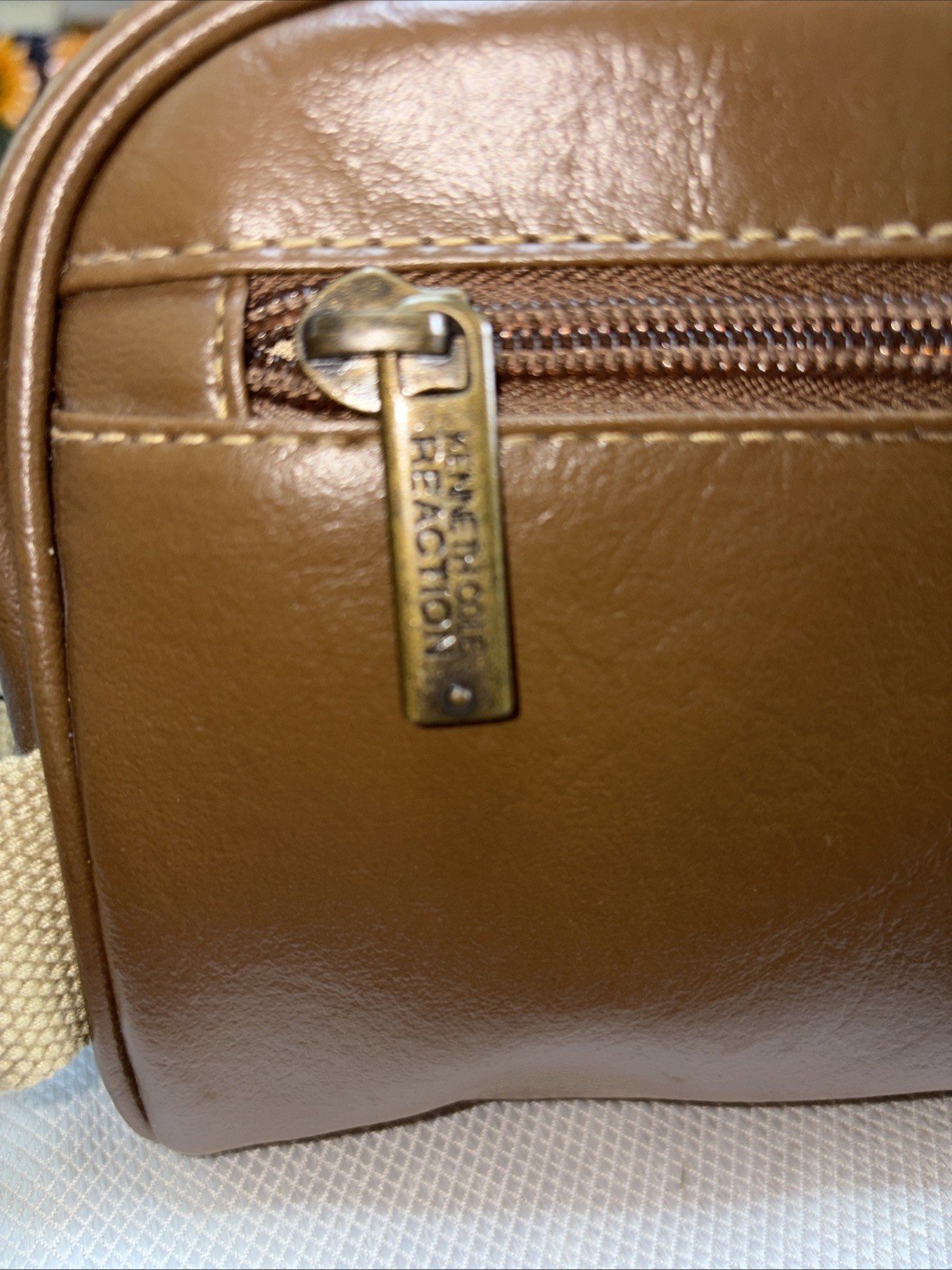 Kenneth Cole Reaction Men’s Brown Toiletry Travel Dopp Kit Bag NWT Zip Case