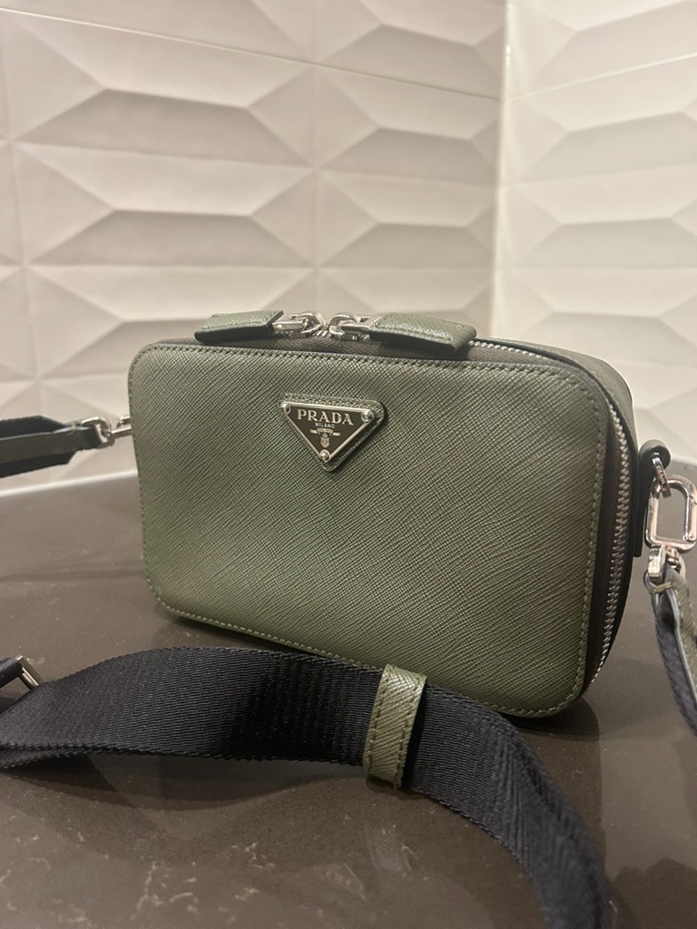 👜🟢 Prada Brique Saffiano Leather Bag – Loden Green – Like New Crossbody