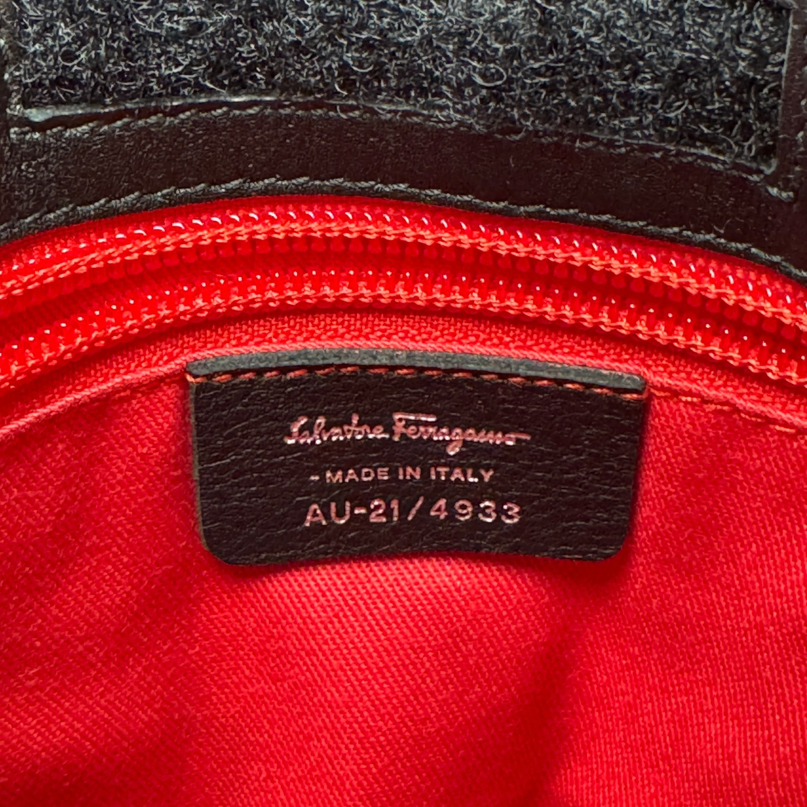 Salvatore Ferragamo Embossed Gancini Leather Crossbody Bag – Black Made in Italy