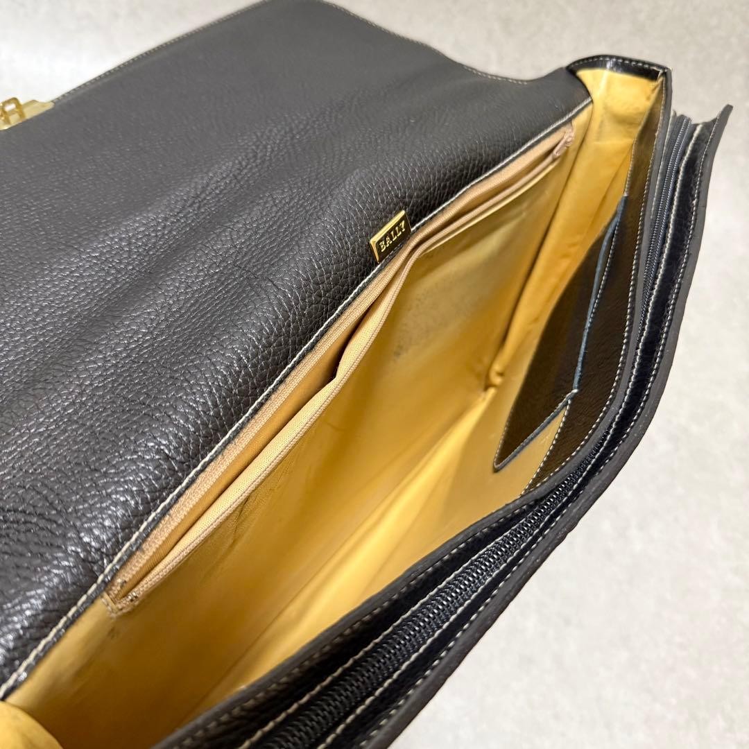 Authentic Bally Leather Business Briefcase 41cm Gold Hardware Damaged Interior