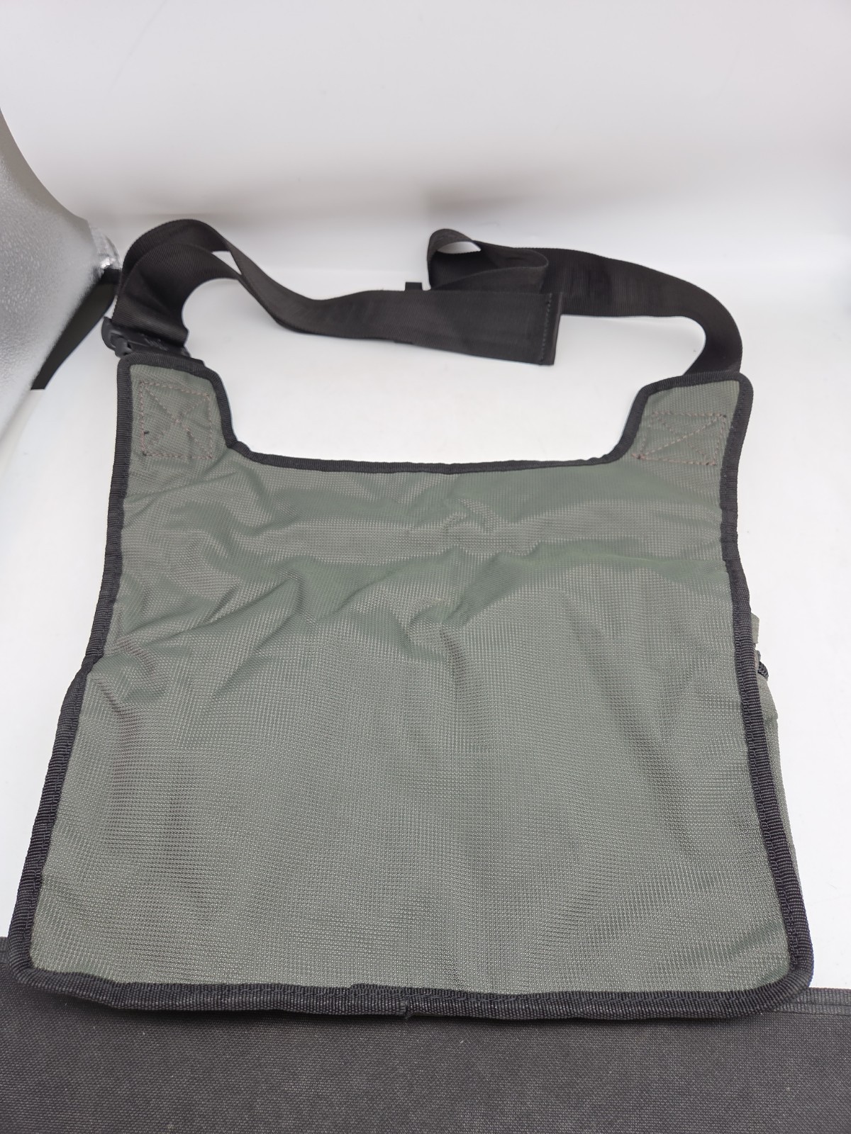 VTG Y2K Diesel Utility Messenger Bag Olive Green Multi Pocket Crossbody Zipper