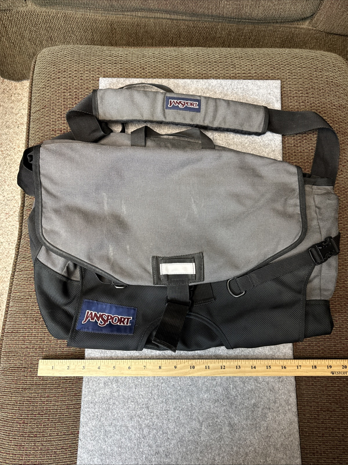 Jansport Black/Gray 18”x15”x6” Laptop Messenger Bag Made In USA