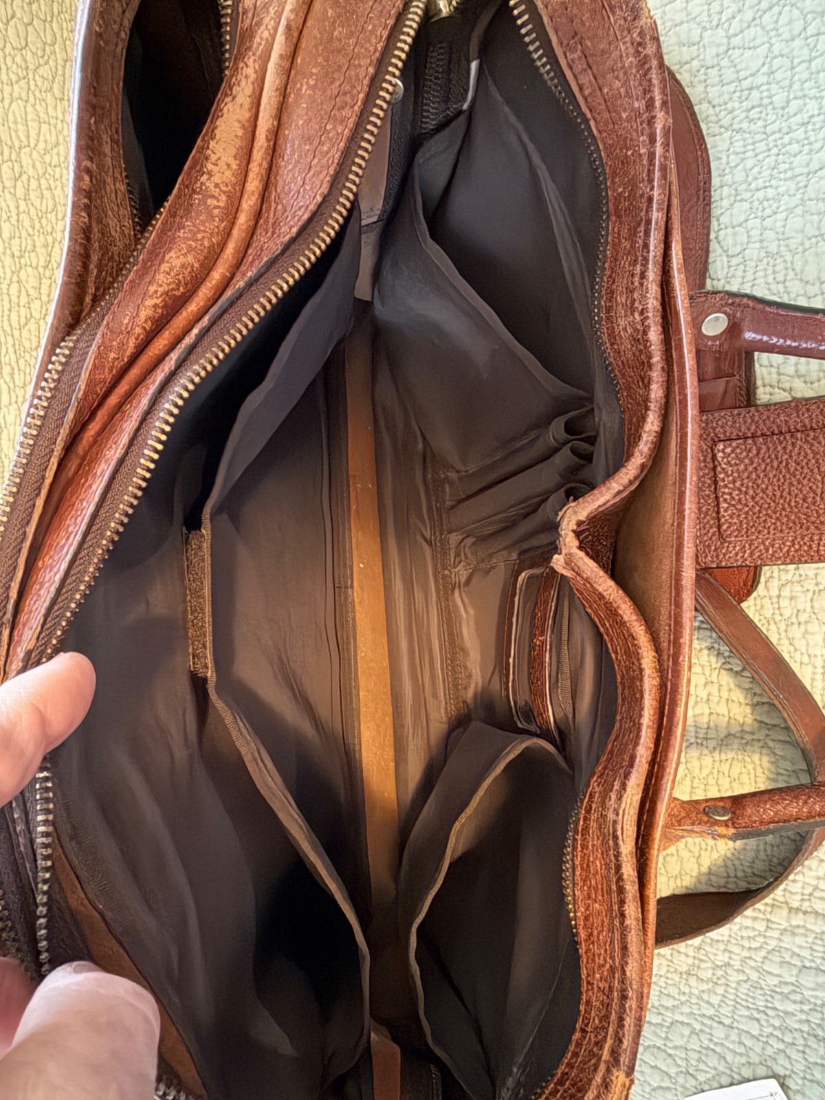 Orvis Bullhide Leather Briefcase Bag Messenger Bag Shoulder Strap Brown Distress