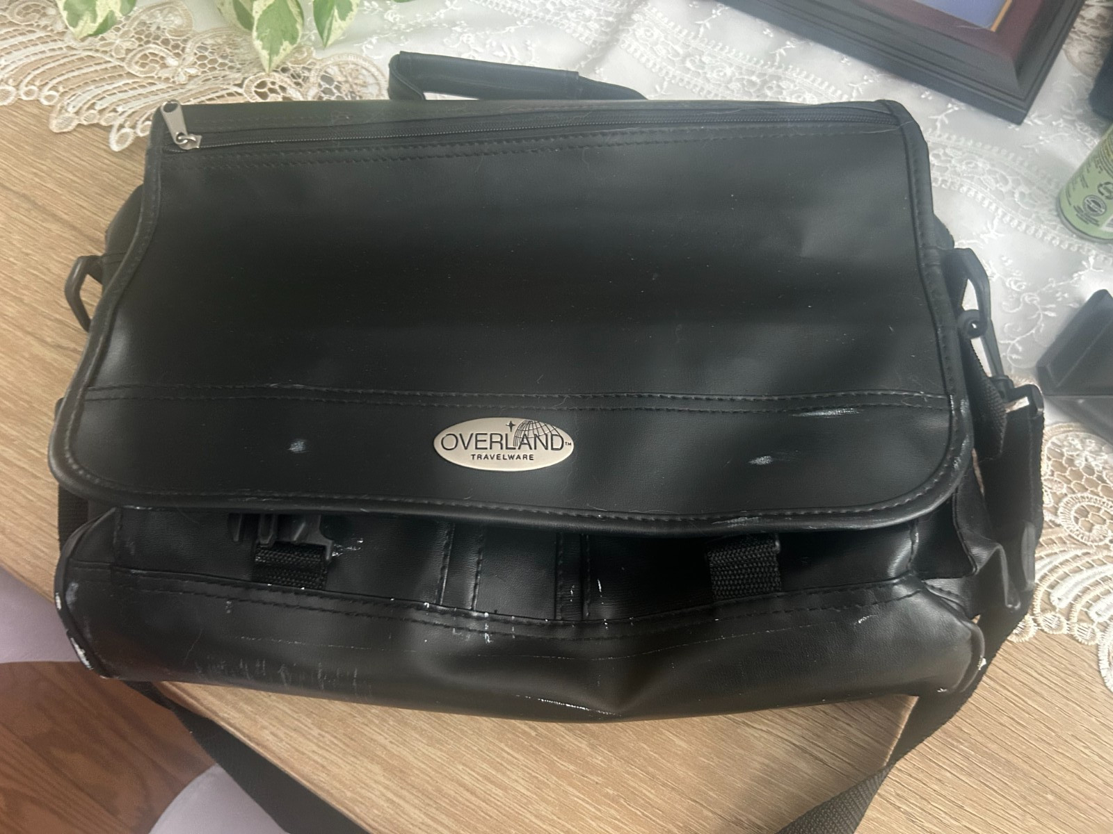 LEATHER BRIEF CASE TRAVEL BAG COMPUTER SHOULDER ATTACHE NICE!