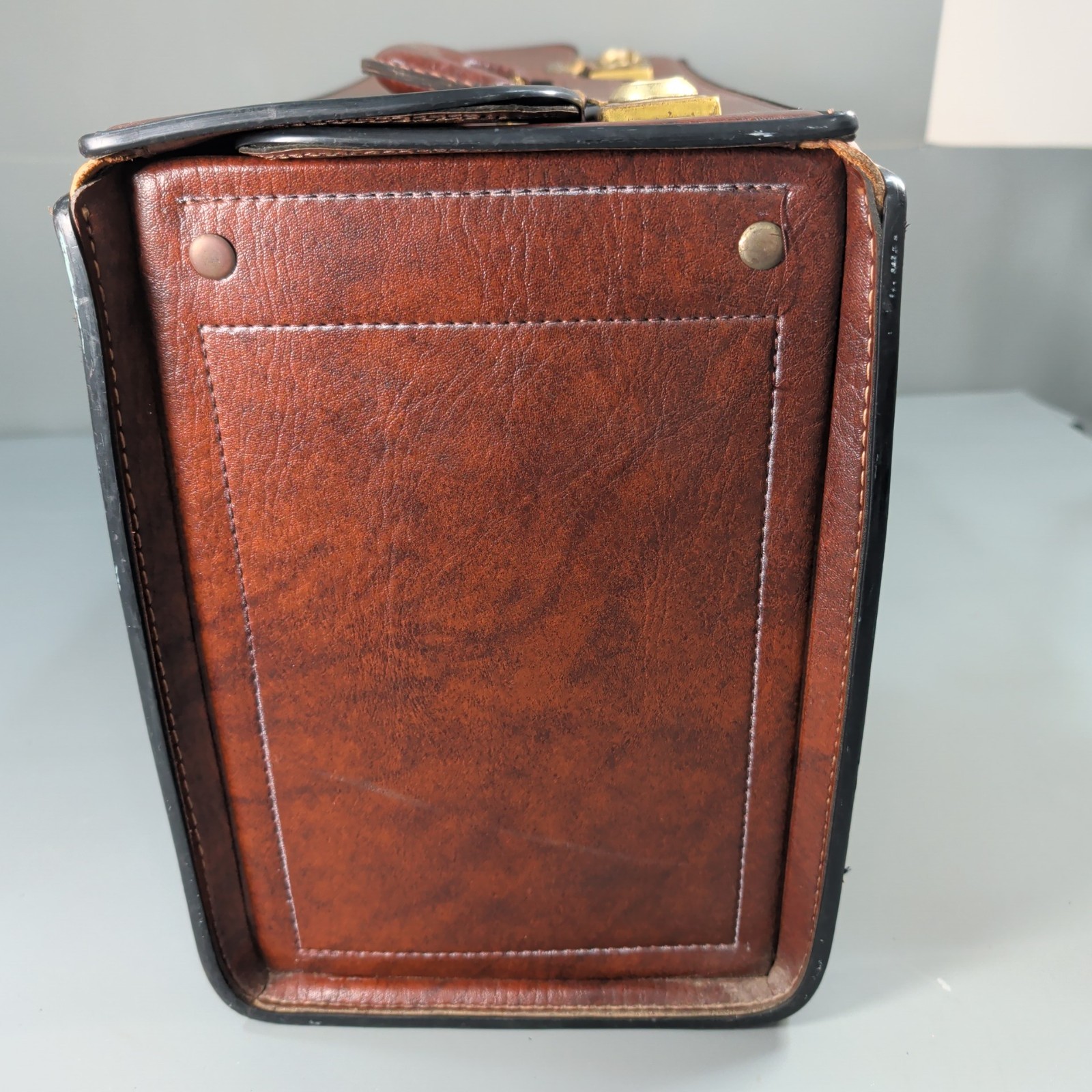 Vtg Leather Pilot Attache Case Brass Locks 23rd Air Force USAF 18.5″ x 11.5″