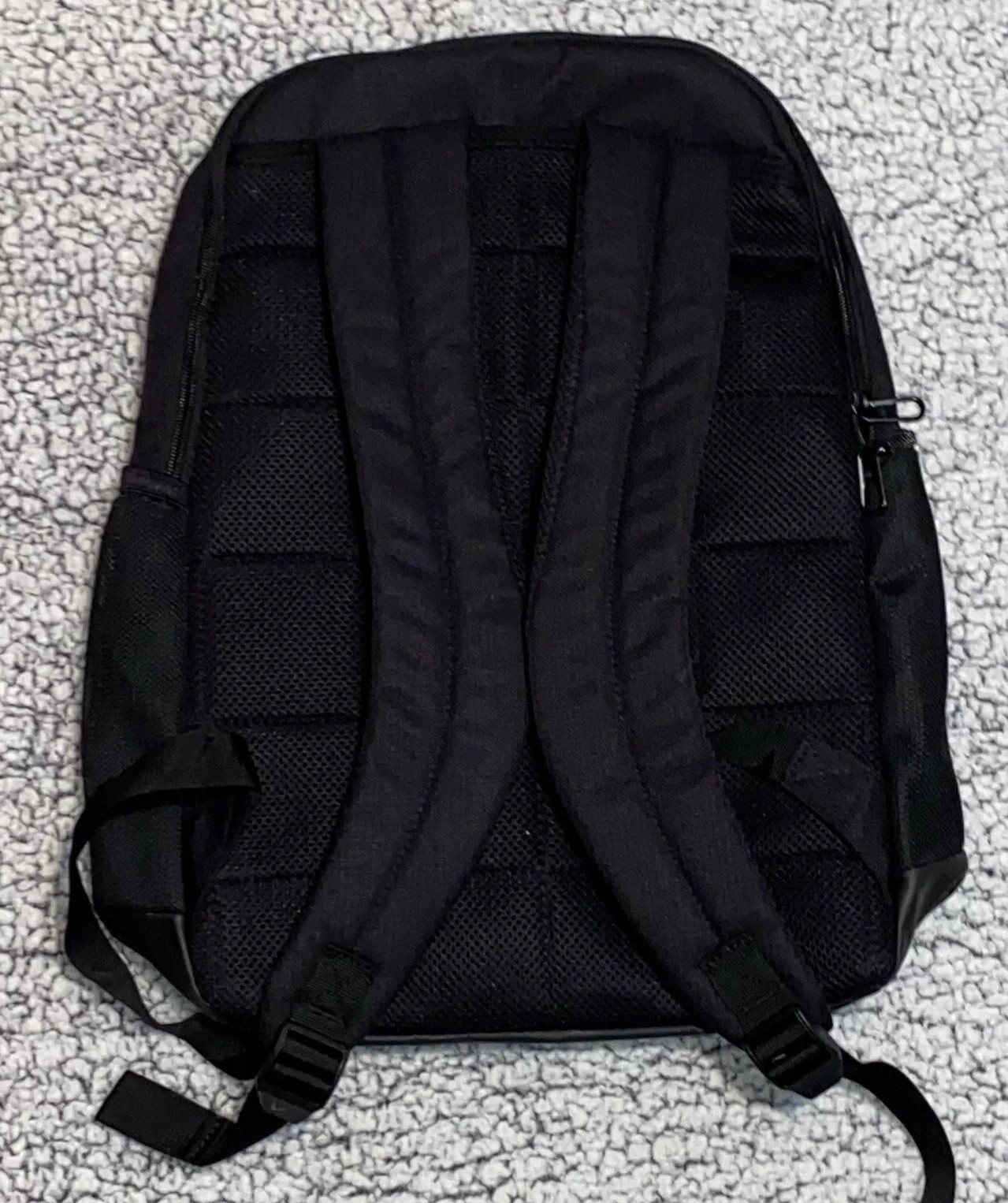 Nike Brasilia 9.5 Training Backpack Black 18″H x 12″W x 7″D (Medium, 24L) NWT