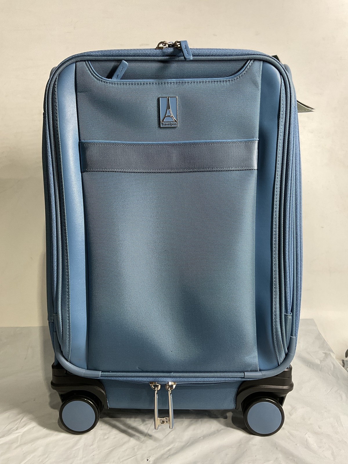 Travelpro Versapack + Lightweight Softside Expandable Luggage, 20 Inch U2