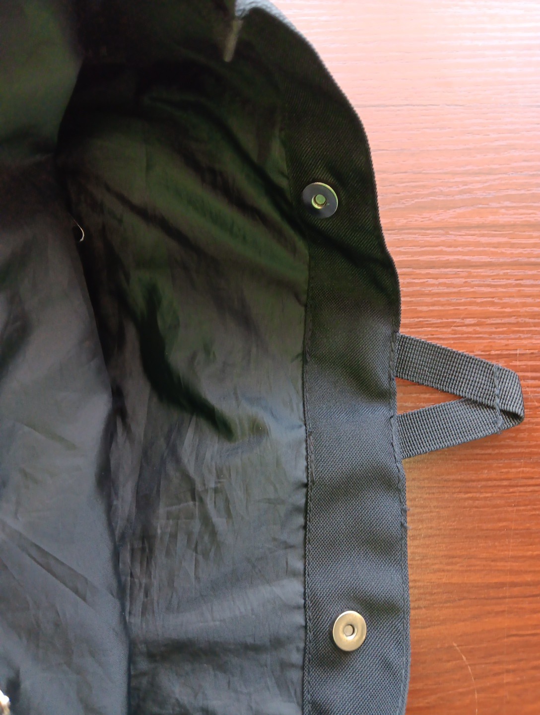 On Running Backpack Black Unisex Adjustable Straps Snap Close Lined Zip Pocket