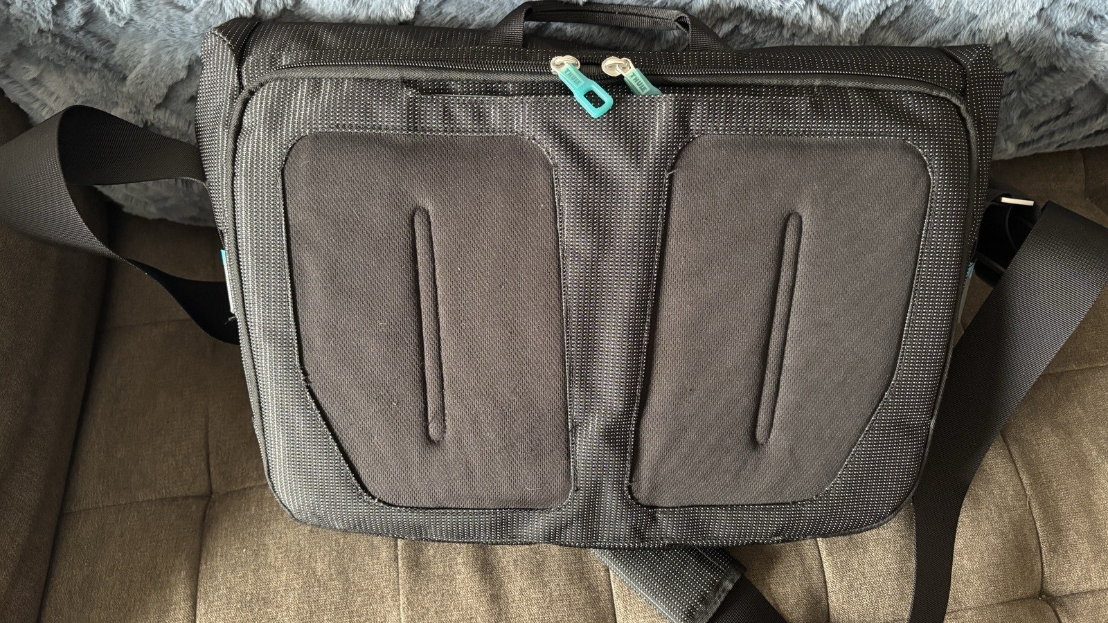 THULE Bag Messenger Crossover Crossbpdy | 15 Inch Laptop | VG Condition