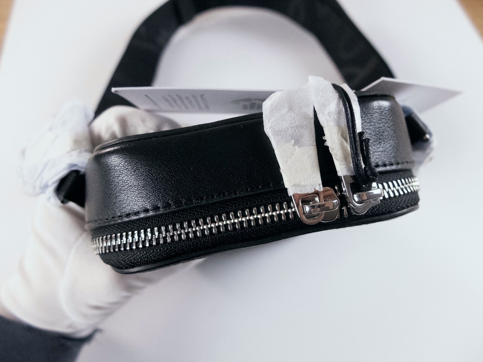 (NO CUSTOMS TAX) PAUL SMITH black mini leather flight bag crossbody authentic
