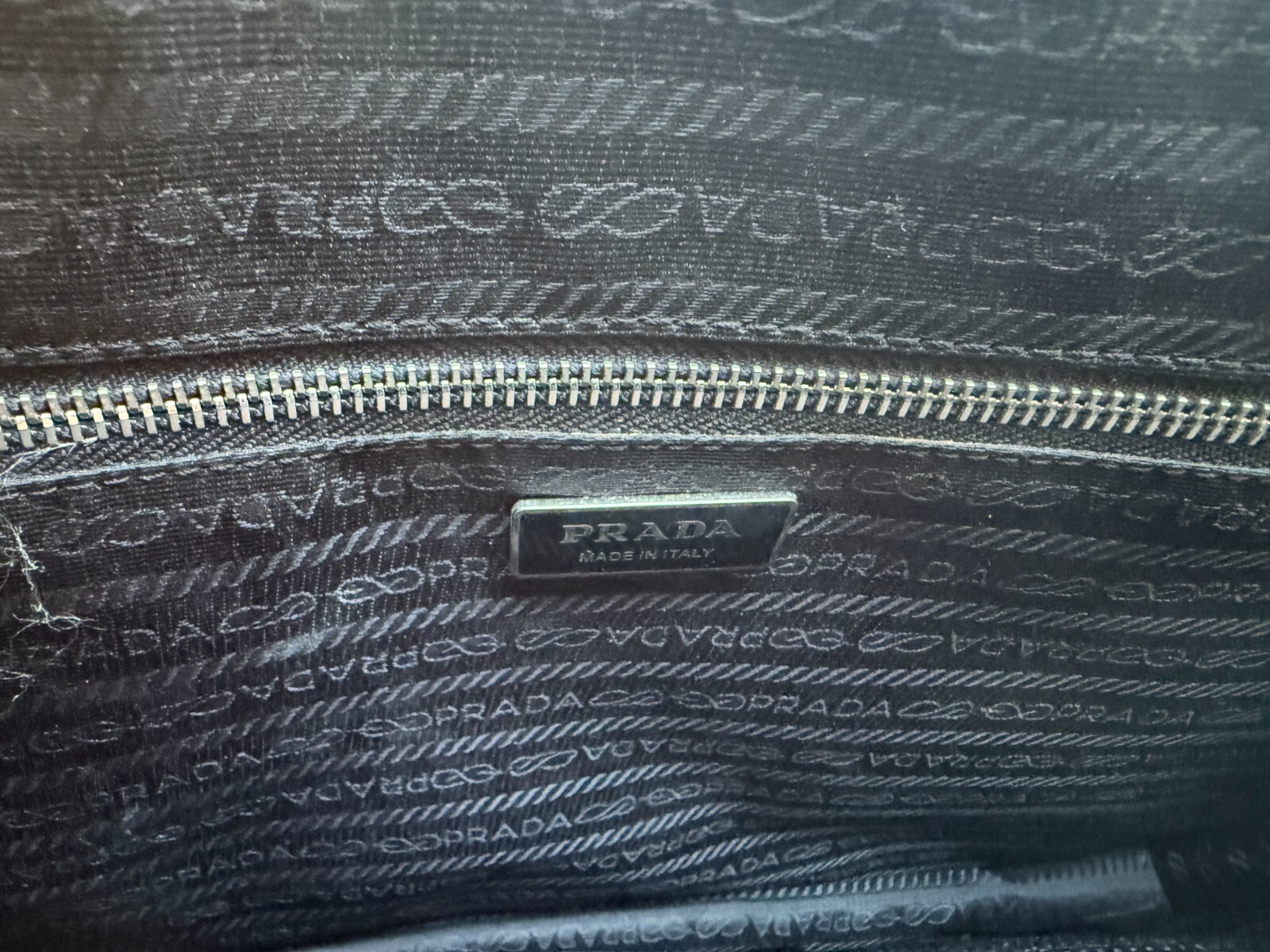 Prada Saffiano Travel VR0023 Zip Pocket Briefcase with tags – Excellent