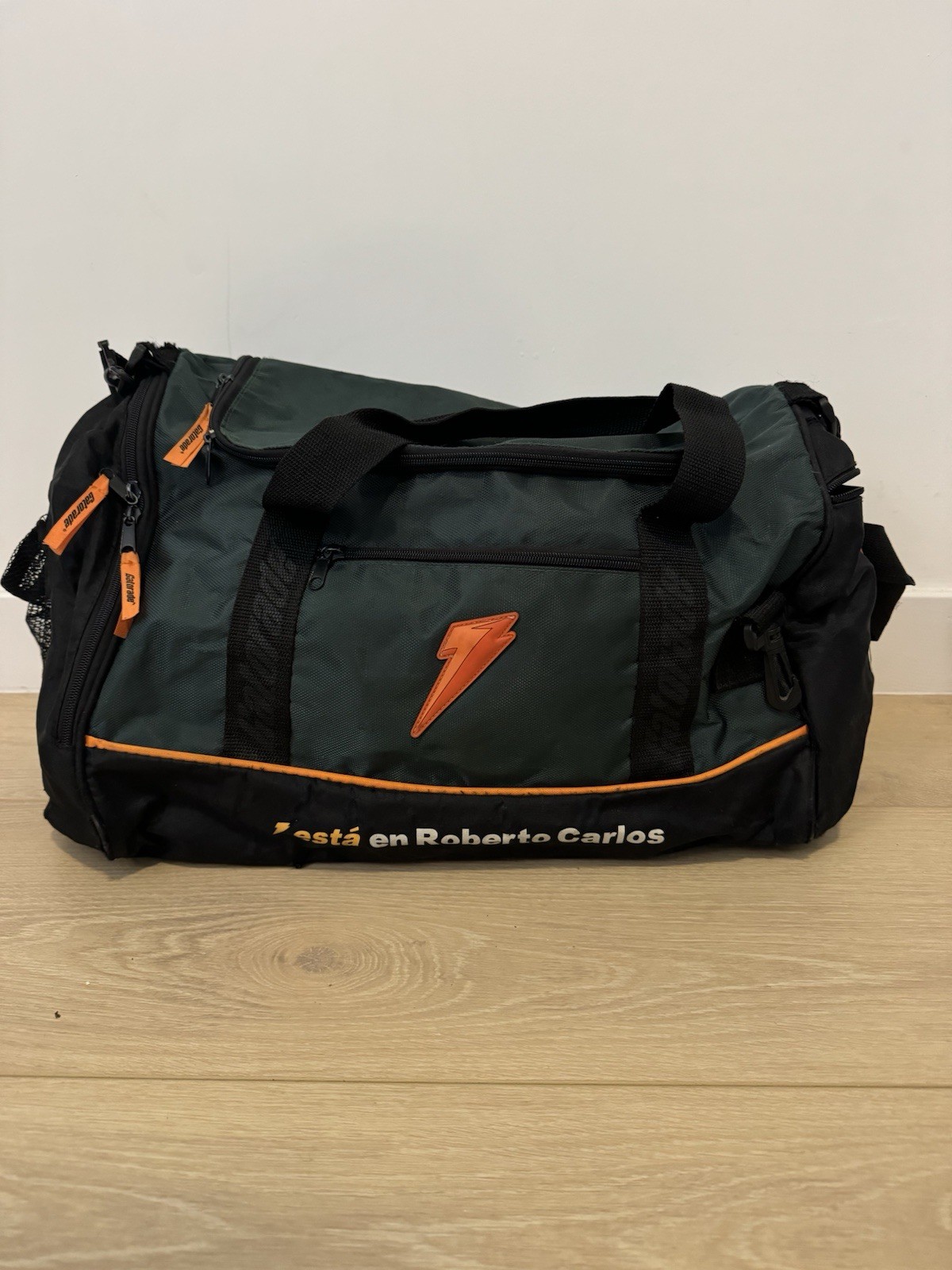 Gatorade Futbol Athletic Bag Vintage Roberto Carlos Duffel Nylon Zippered 20”