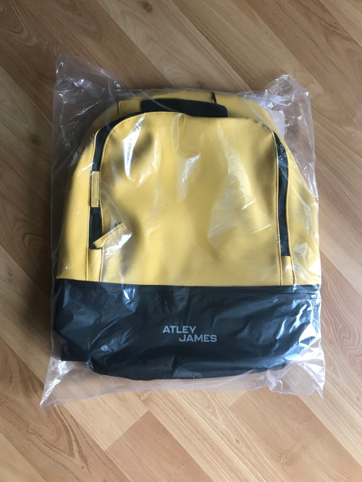 New Men’s / Women’s Unisex Atley James Yellow & Black Water-Resistant Backpack