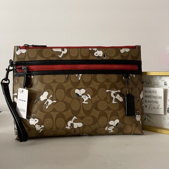 🐼💦 Coach 5734 🐼💦 Peanuts Snoopy Carryall Canvas Pouch Wristlet Bag 🐼 W8o2