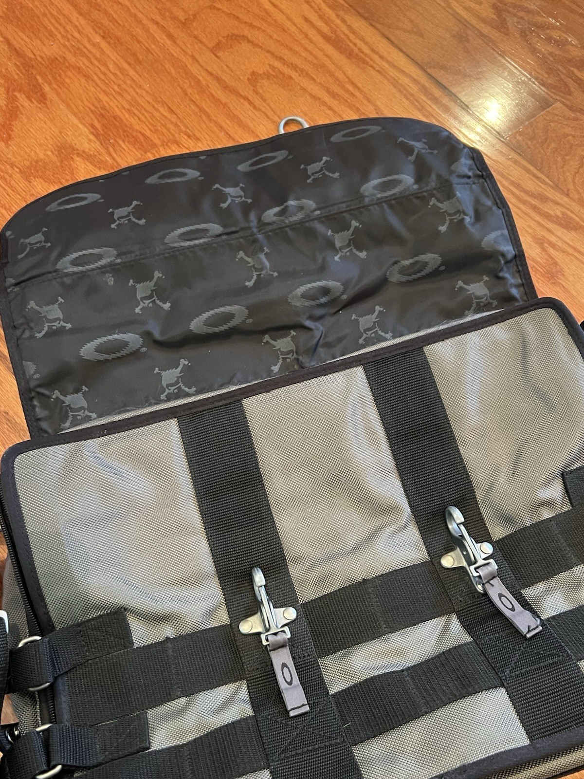 OAKLEY TACTICAL FIELD GEAR AP Computer BAG Briefcase Messenger Sheet Metal