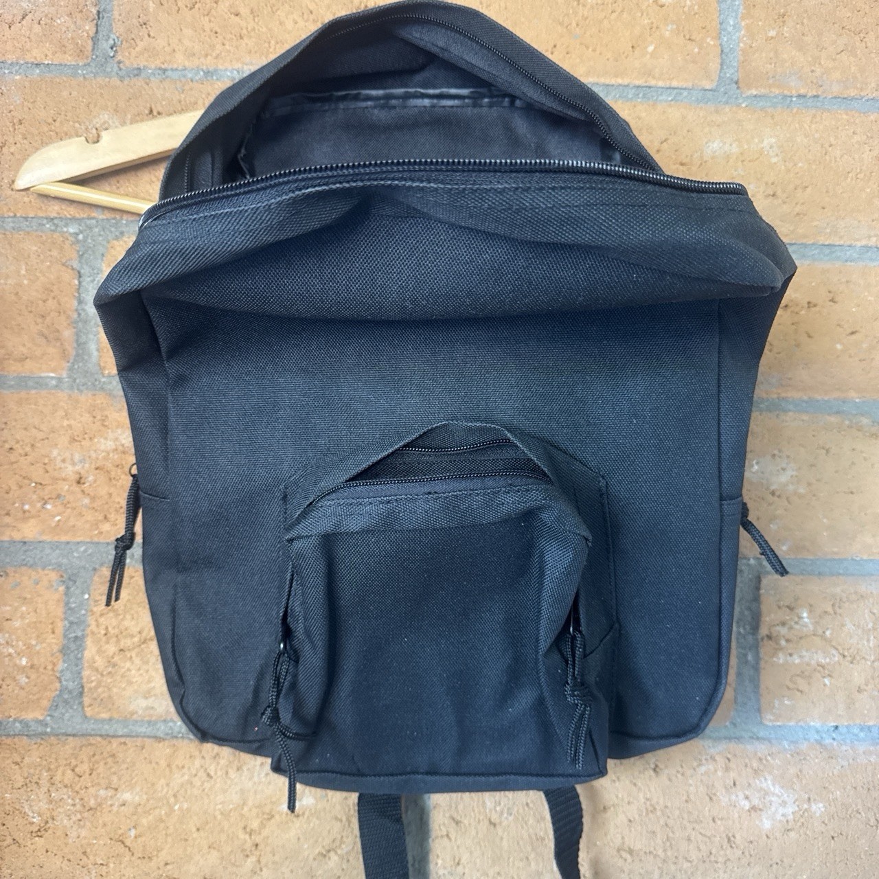 Black Backpack Zip Closure Padded Adjustable Straps Unisex Travel Casual