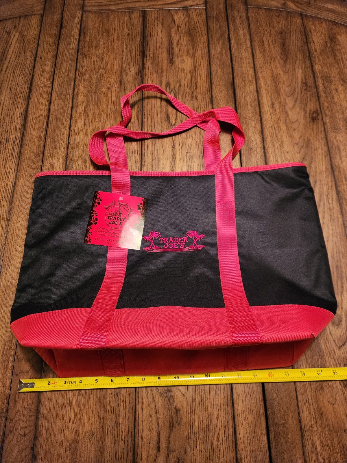 Trader Joes Large Red Reusable Insulated Cooler Freezer Red Bag (7 Gallons) NWT