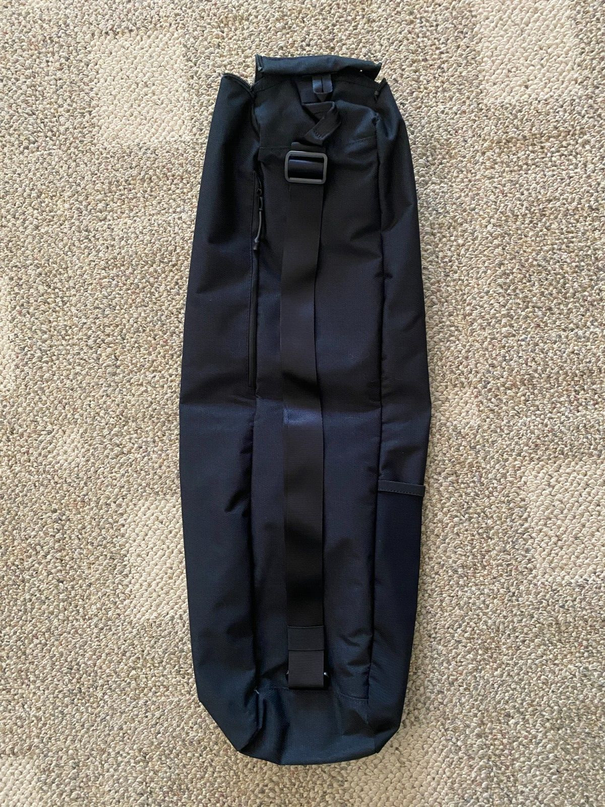 NIKE Yoga Mat Gym Bag Durable (21L) Black 29″ L X 6″ W X 6″ H Unisex Mens Womens