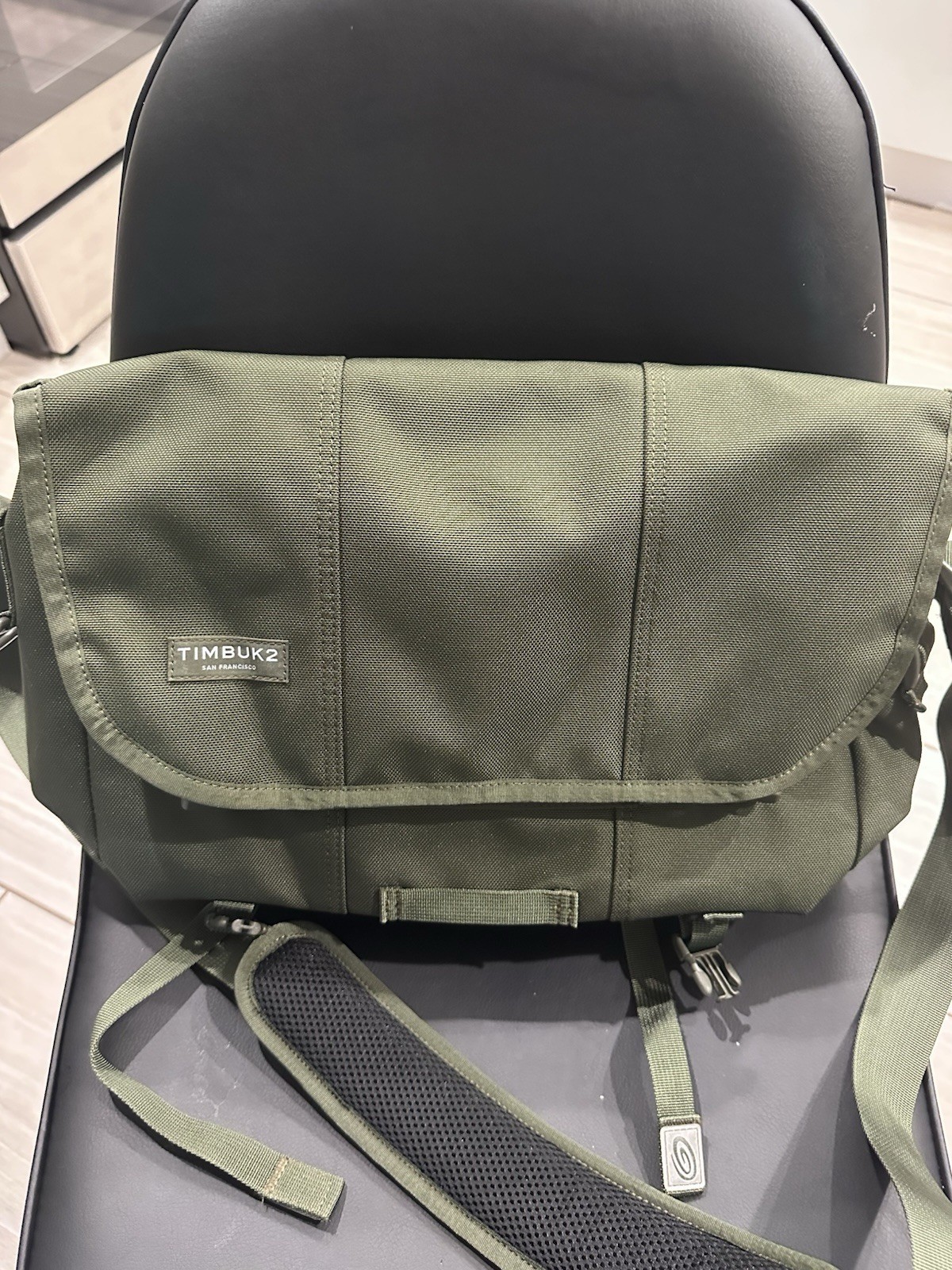 Timbuk2 Classic Messenger Bag XS Army Green Nylon Cordura Excellent Condition