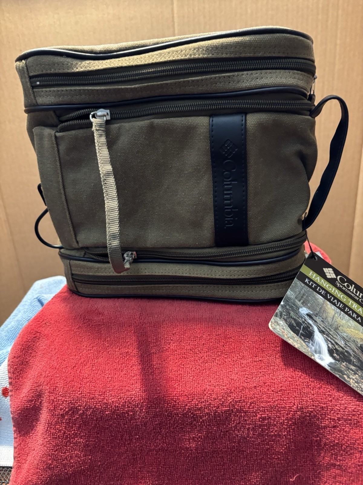BNWT Columbia Hanging Travel Canvas Bag