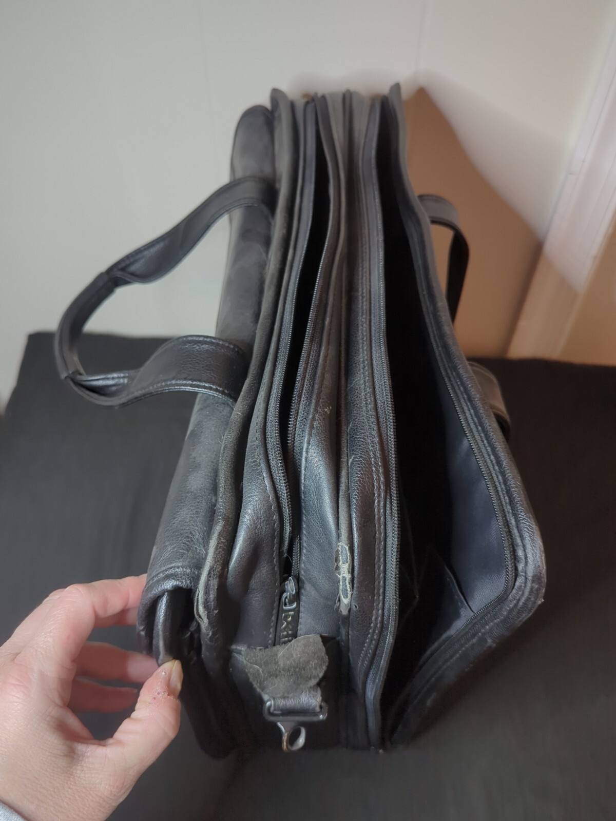 Original Distressed DELL Leather Briefcase Computer Laptop Bag Large Black