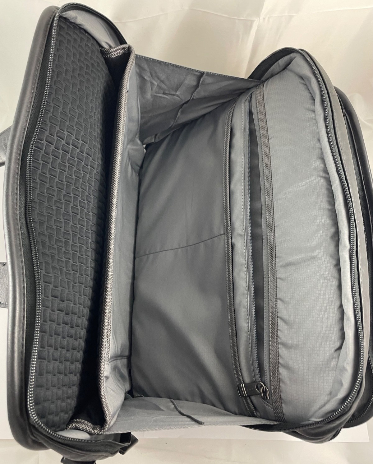 Tumi Alpha 3 Organizer Leather Briefcase Laptop Carry Bag Black 117320 Reg $895