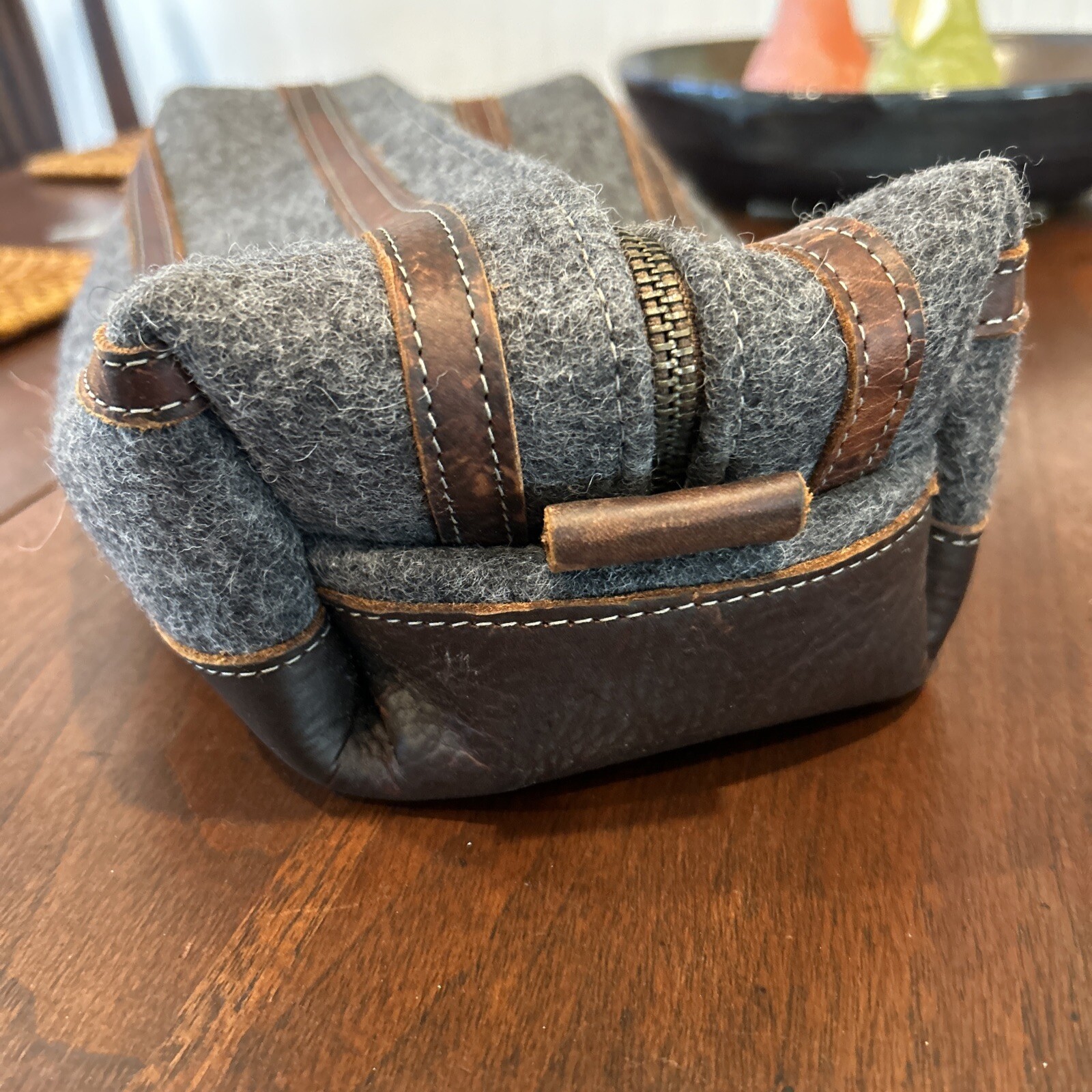 Lifetime Leather Company Felt & Leather Toiletry Bag Dopp kit