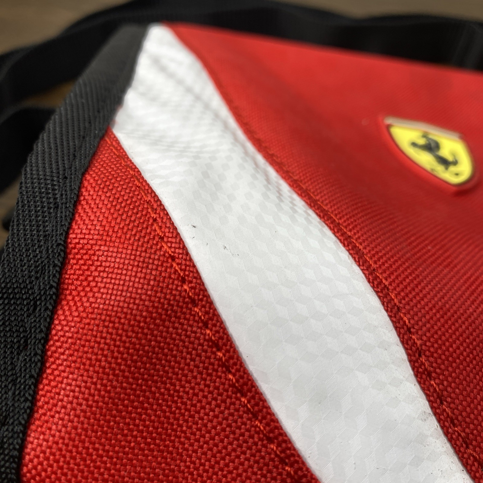 PUMA Official Ferrari Men’s Crossbody Bag Brand – Pre-Owned Black Red White