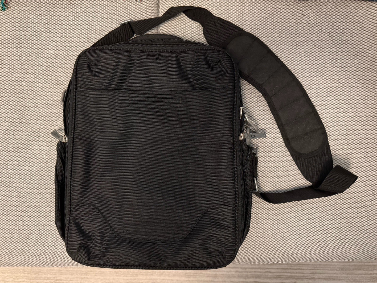 Vintage Oakley Vertical Messenger Laptop Bag Black Ballistic Nylon 92297-001 Y2K