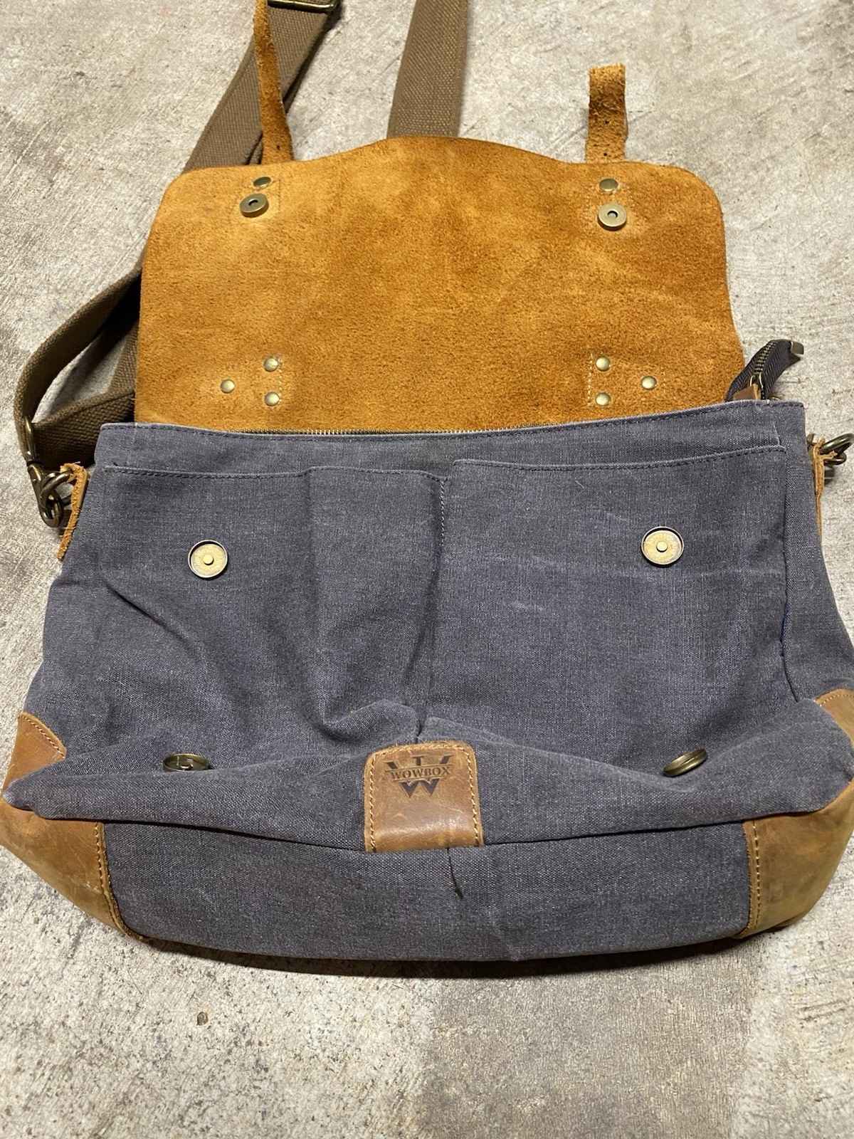 WOWBOX Brown Messenger Bag Adjustable Strap Magnetic Zip Inner Outer Pockets