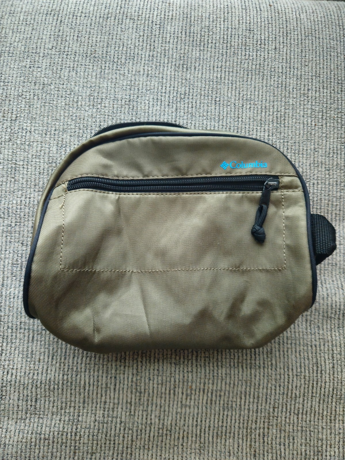 Columbia Men’s Top Zip Fabric Travel Kit with Front Zipper Pocket Toiletry Bag