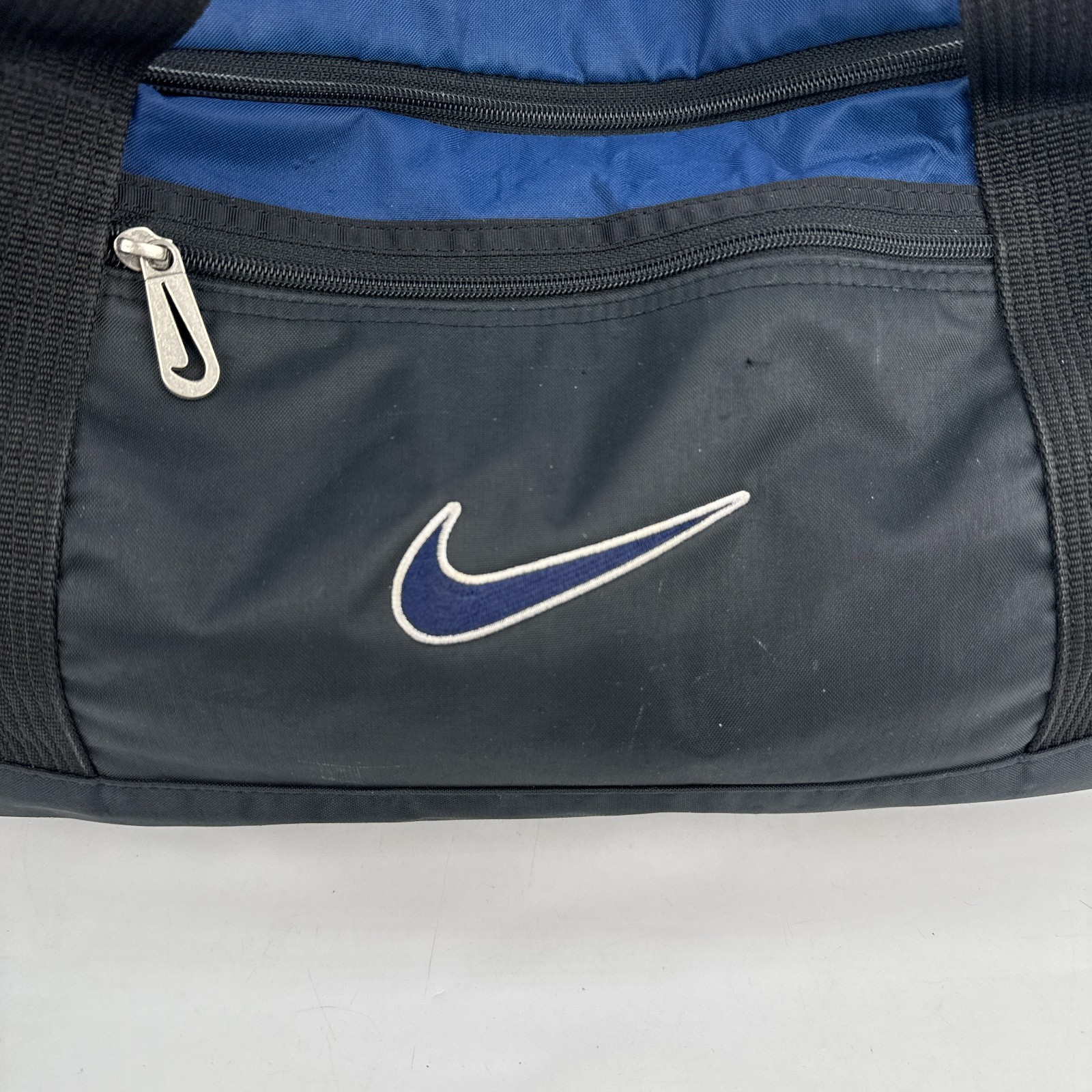 Vtg NIKE Duffle Gym Bag Nylon Blue Black Swoosh Basketball White Tag 90’s Y2K