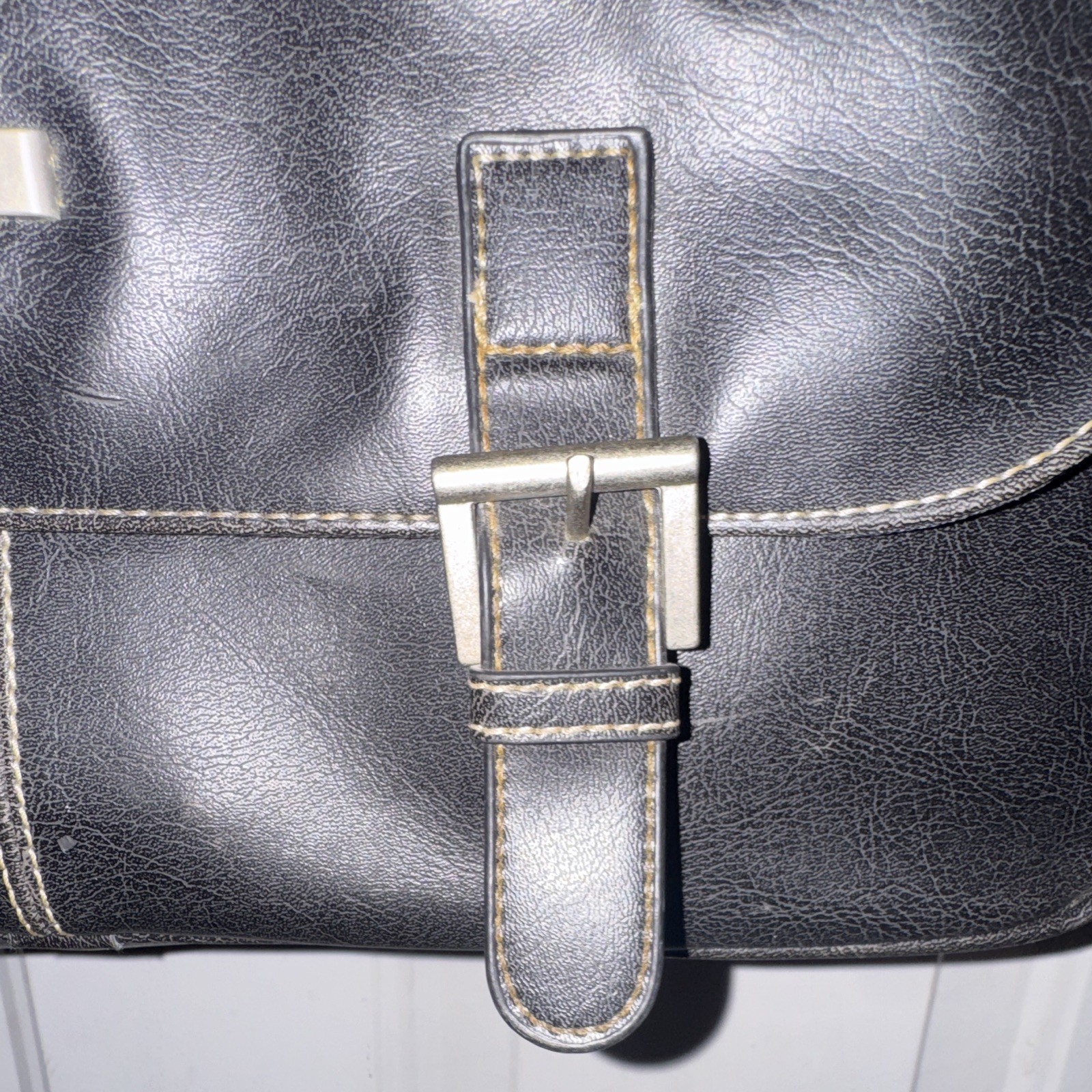 Kenneth Cole Reaction Men’s Black Messenger Bag Buckle Flap Zip, Adj Strap