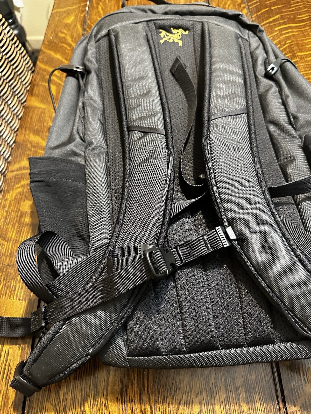 Arc’teryx Backpack Mantis 26 Backpack Black Gold Logo 26 Litre Backpack Rare