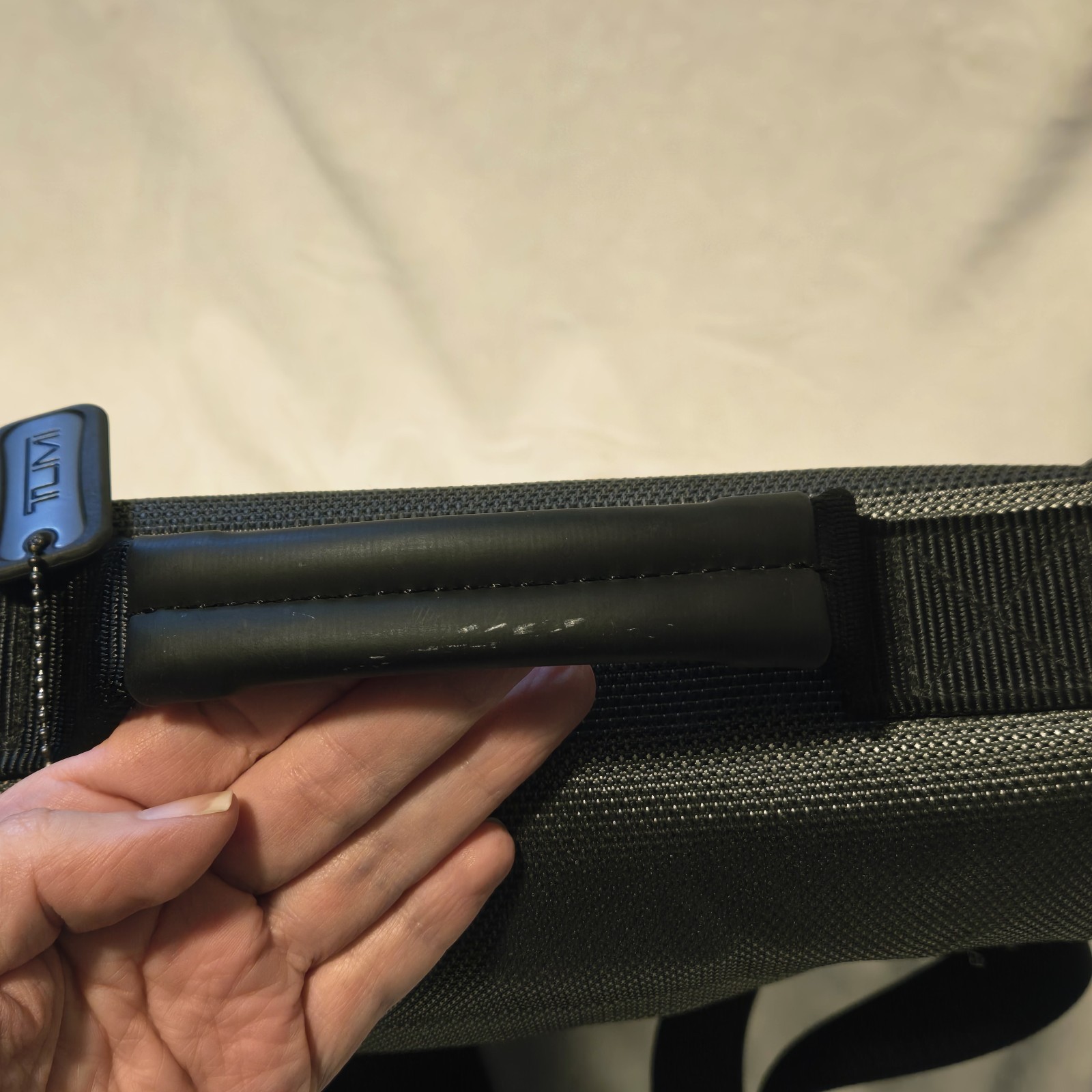 Tumi T Tech Green Black Expandable Buckle Nylon Sling Shoulder Travel Work Bag