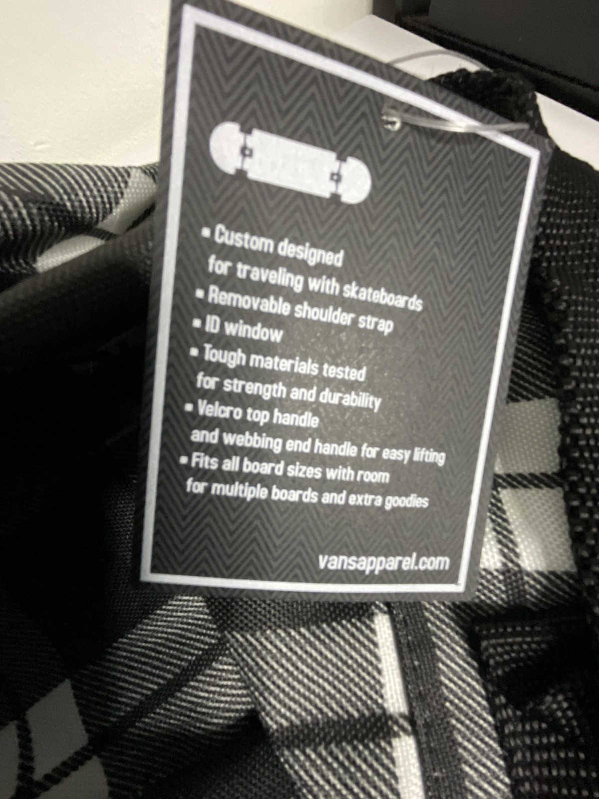 Vans off the wall Men’s Black and White Skateboard Travel Bag